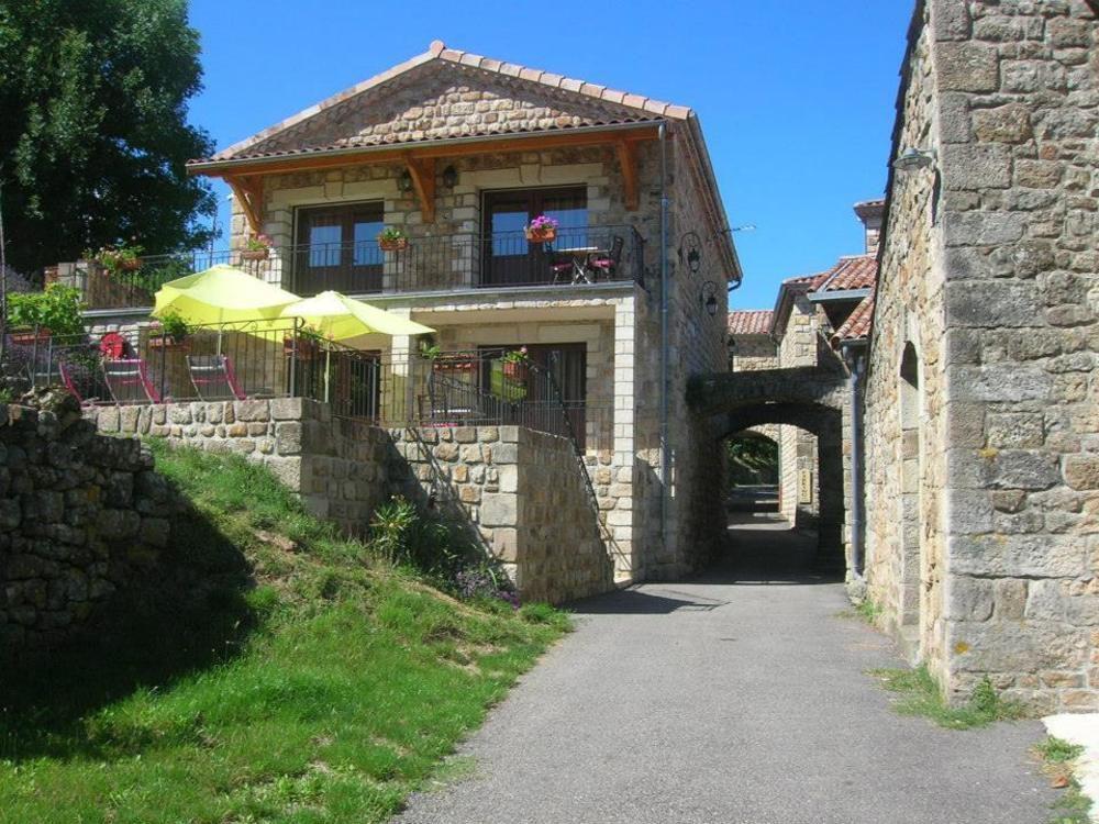 Aux Vieux Arceaux Hotell Mercuer Exteriör bild