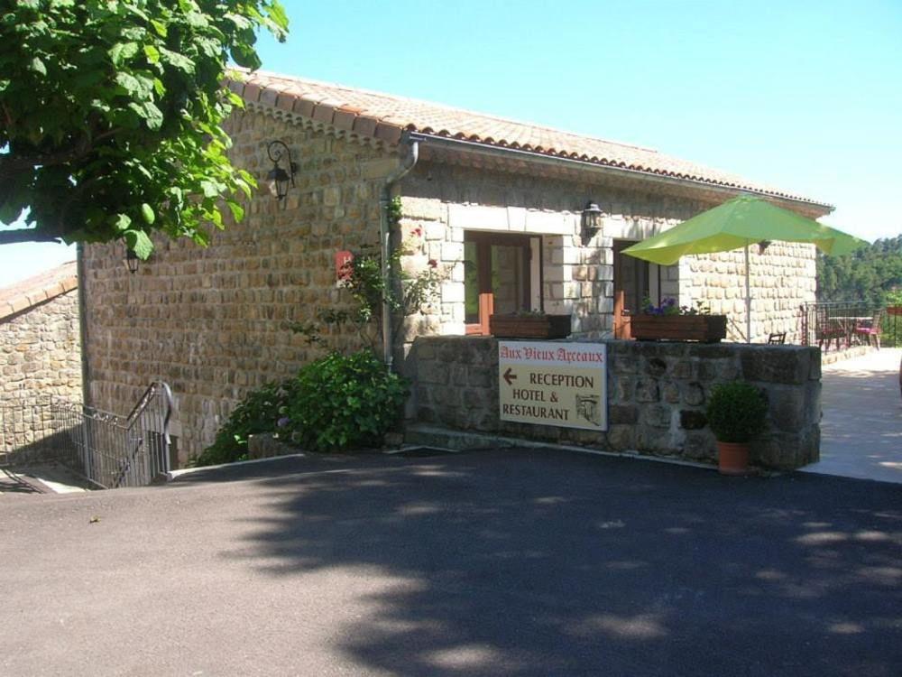 Aux Vieux Arceaux Hotell Mercuer Exteriör bild