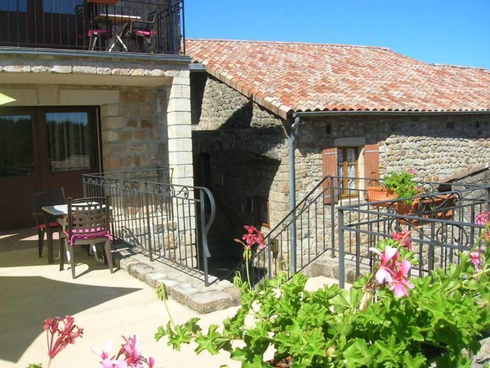Aux Vieux Arceaux Hotell Mercuer Exteriör bild