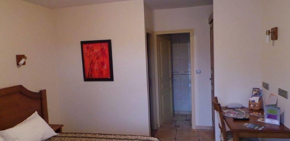 Aux Vieux Arceaux Hotell Mercuer Exteriör bild